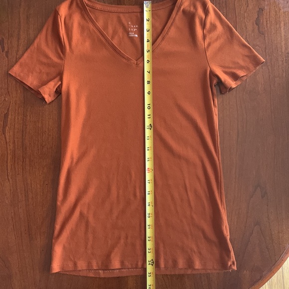 Women’s ‘a new day’ V-neck t-shirt size Medium - Picture 6 of 6